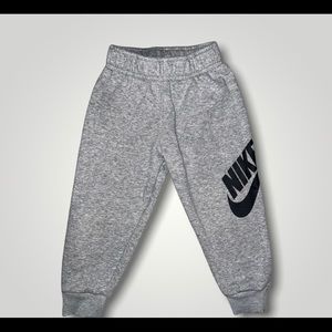 NIKE Toddler Fleece Joggers Like New✨